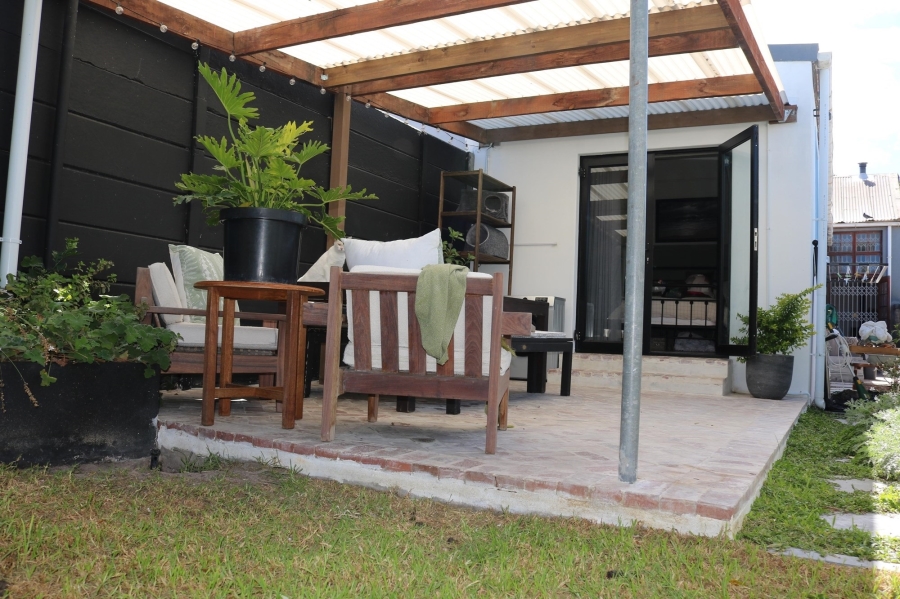 2 Bedroom Property for Sale in Wynberg Western Cape